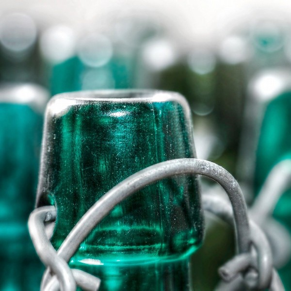 bottles-2679746_1920-modified.jpg