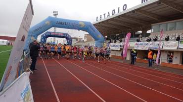 Javier Felipe y Gemma Hervás se imponen en la Media Maratón Rural de Miguelturra