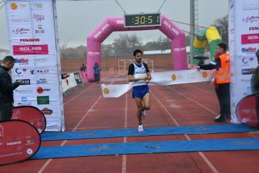 Fernando González Mohino y Mercedes Romero se imponen en el 10K de Daimiel cerrando la temporada en el Circuito de Carreras