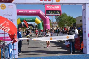 Alba Reguillo y Pablo López se imponen en la Carrera Popular El Porvenir de Alcázar de San Juan