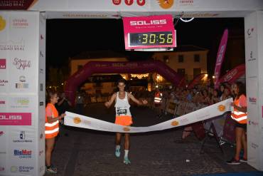 Mª José Cano y Mohamed Massat, vencen en la carrera de las Antorchas de Vva de los Infantes