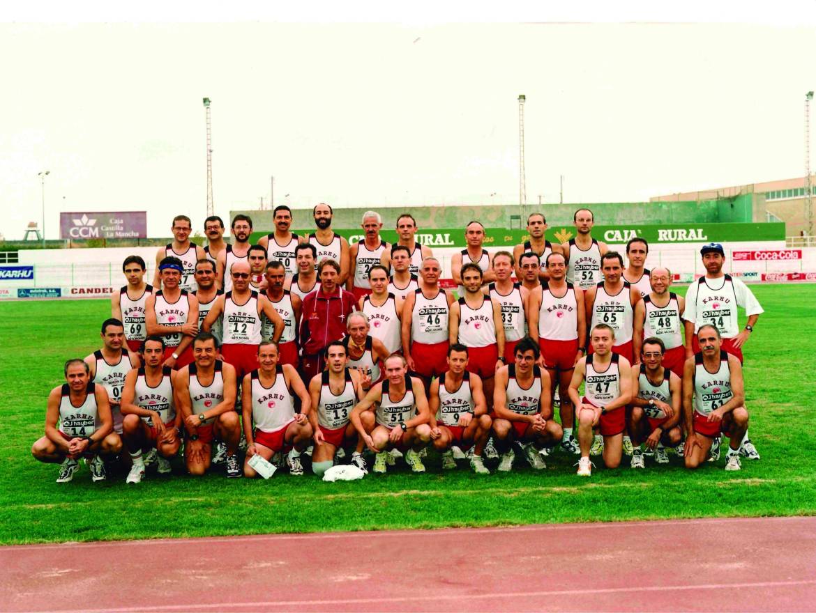 El-Club-en-la-Maraton-Popular-de-Castilla-La-Mancha-Octubre-de-1998-scaled.jpg